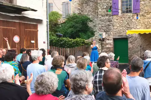 Spectacle à lachau avec Julie Maingonnat Masson