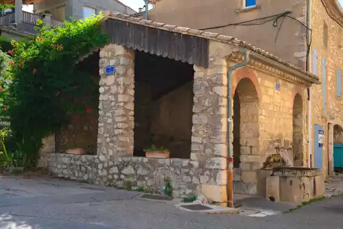 Le lavoir à Savoillans (vallée du Toulourenc)