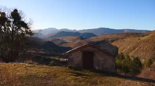 le massif des baronnies provençales et le val de Méouge depuis Éourres