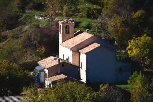 l'Église à Éourres (Hautes-Alpes)