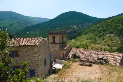 Vue de l'église de Reilhanette