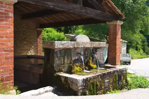 Le lavoir à Brantes (vallée du Toulourenc - vaucluse)